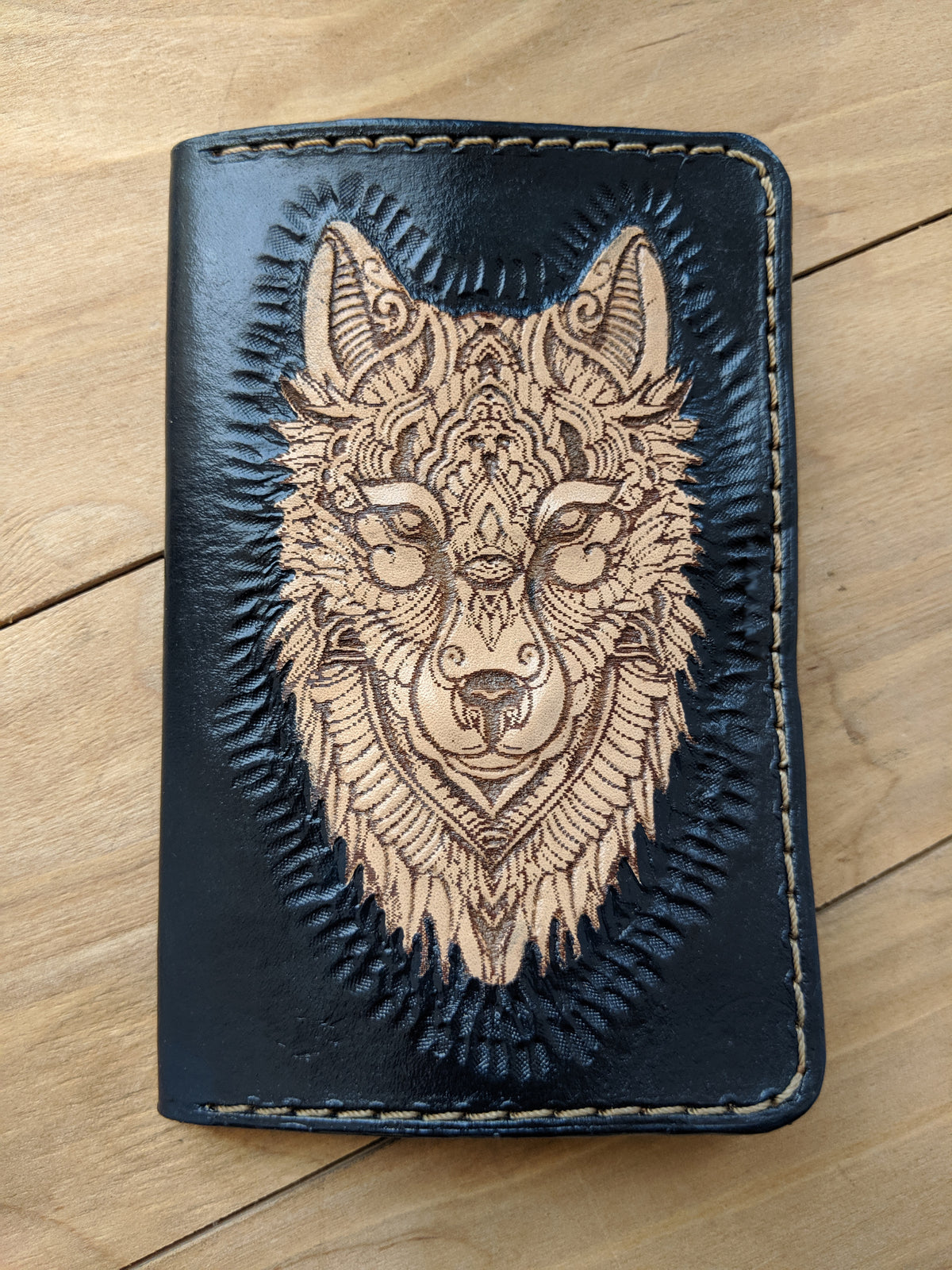 U1A2 Celtic Knot Art Gray Wolf Leather Travel Passport Wallet