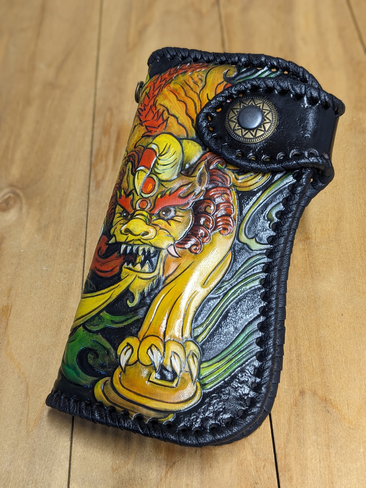 M2B6, Foo Dog Chinese Guardian Lions, Fu Dog, Leather Wallet