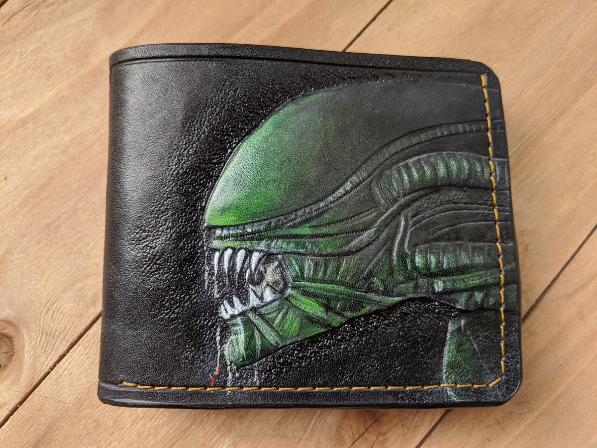 M1M18, Alien, Xenomorph vs Predator Bifold Leather Wallet