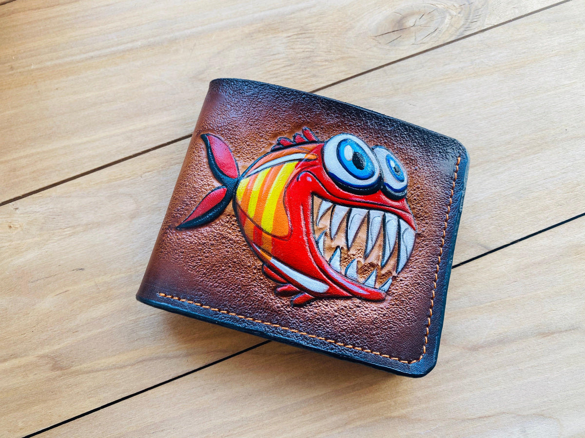M1A29, Red Piranha Funny & Crazy Fish Bifold Leather Wallet