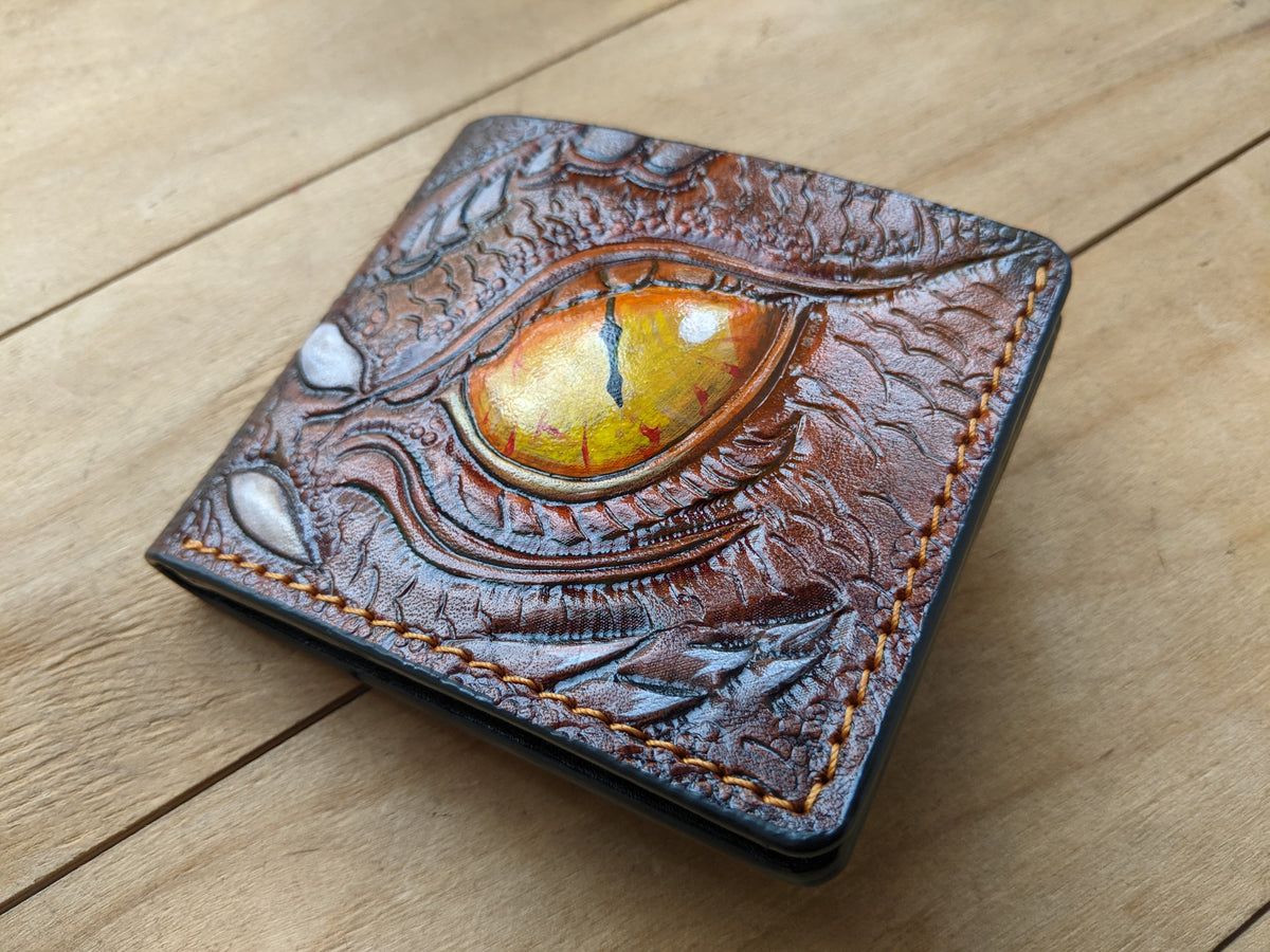 M1B4, Hobbit Smaug Dragon Eye Embossed Bifold Leather Wallet
