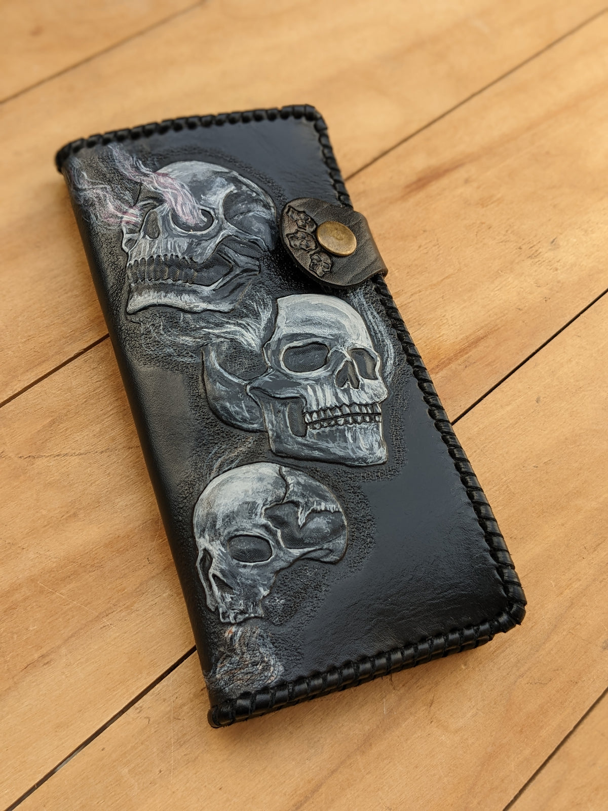 M2S5, Three Flaming Smoking Skull, Fiery Skeleton Wallet