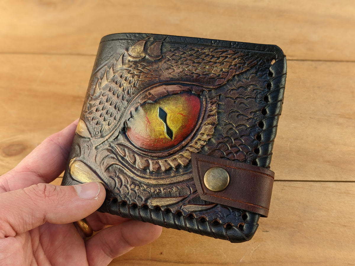 M1B6, Hobbit Smaug Dragon Eye Embossed Bifold Leather Wallet